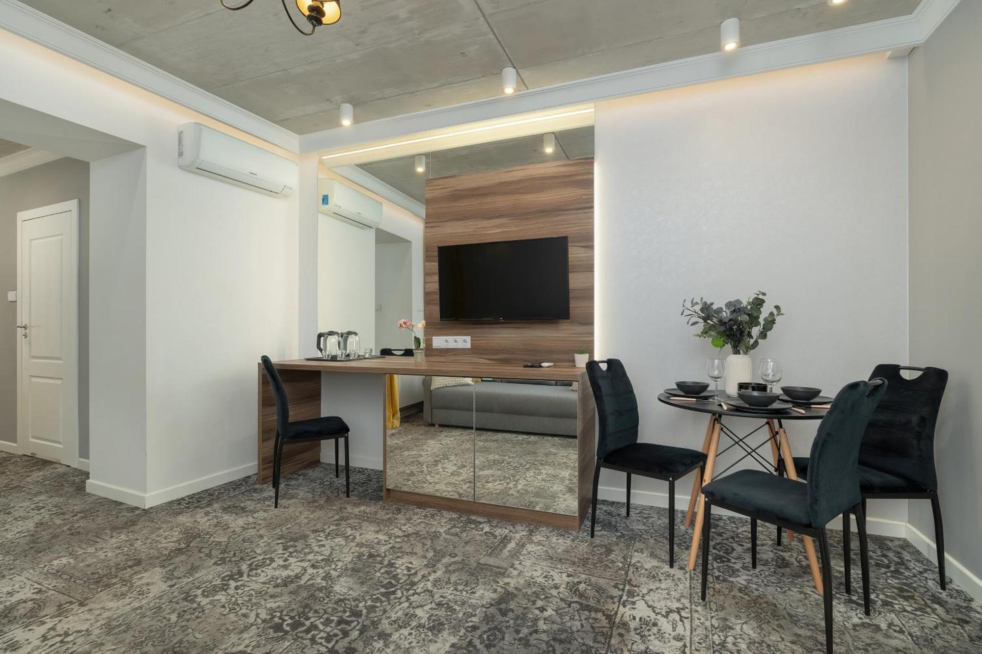 Modern & Comfy Apartment Rakowicka 6 Cracow By Renters Krakow Bagian luar foto