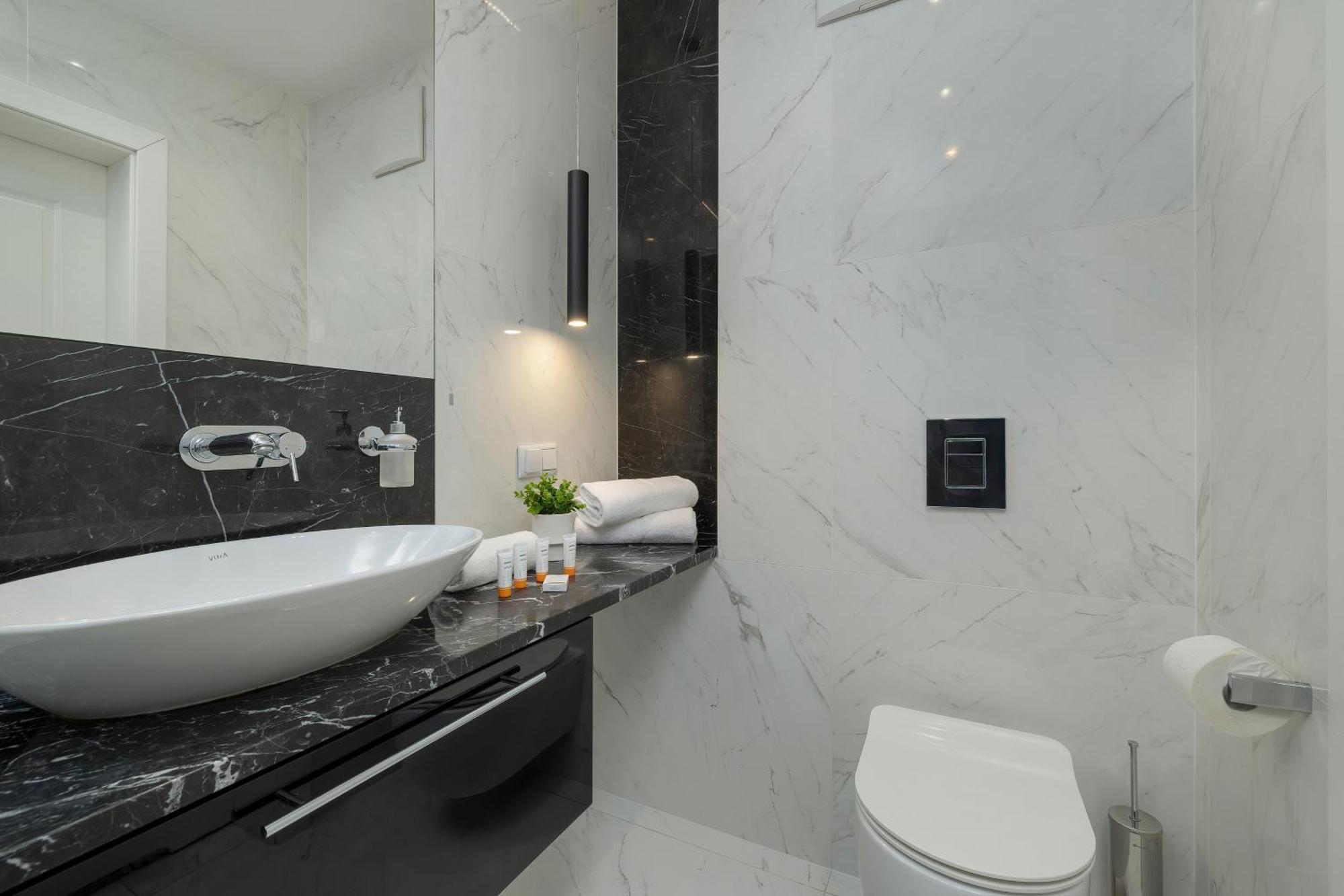 Modern & Comfy Apartment Rakowicka 6 Cracow By Renters Krakow Bagian luar foto